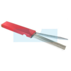 Outil de nettoyage pour carburateur